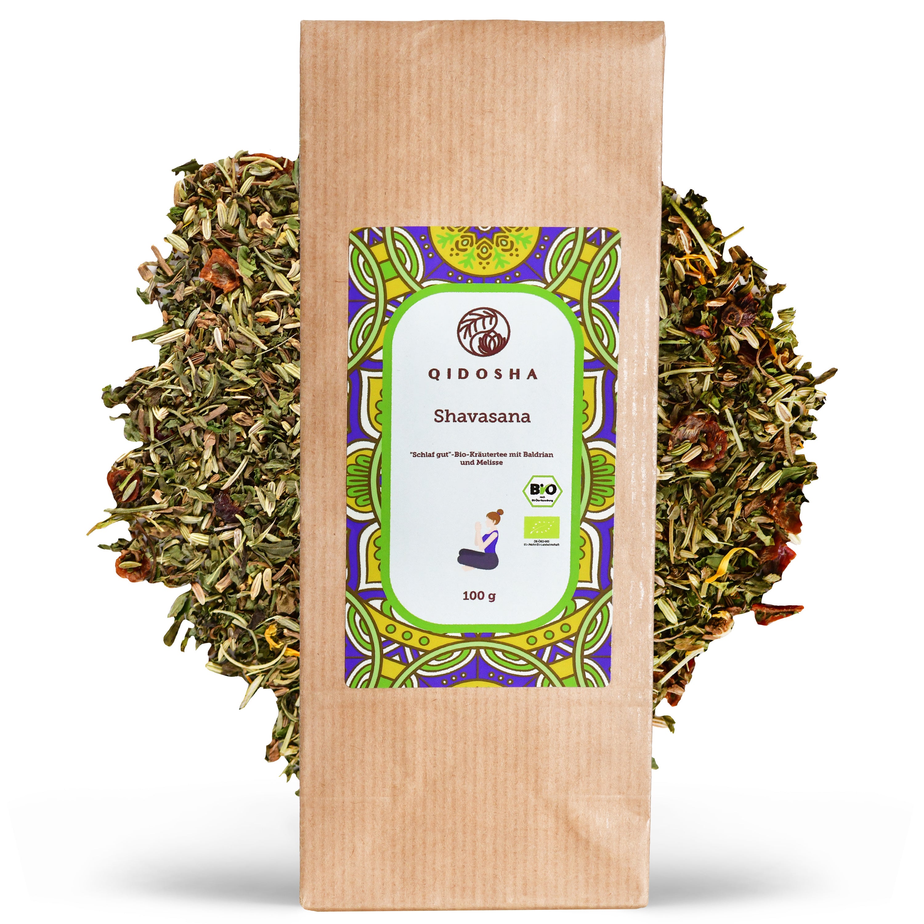Bio Kräutertee Shavasana im 100 g Kraftpapierbeutel, Premium-Schlafgut-Mischung mit Baldrian und Melisse, laborgeprüfte Qualität, ohne Füllstoffe, lose Kräuter im Hintergrund.